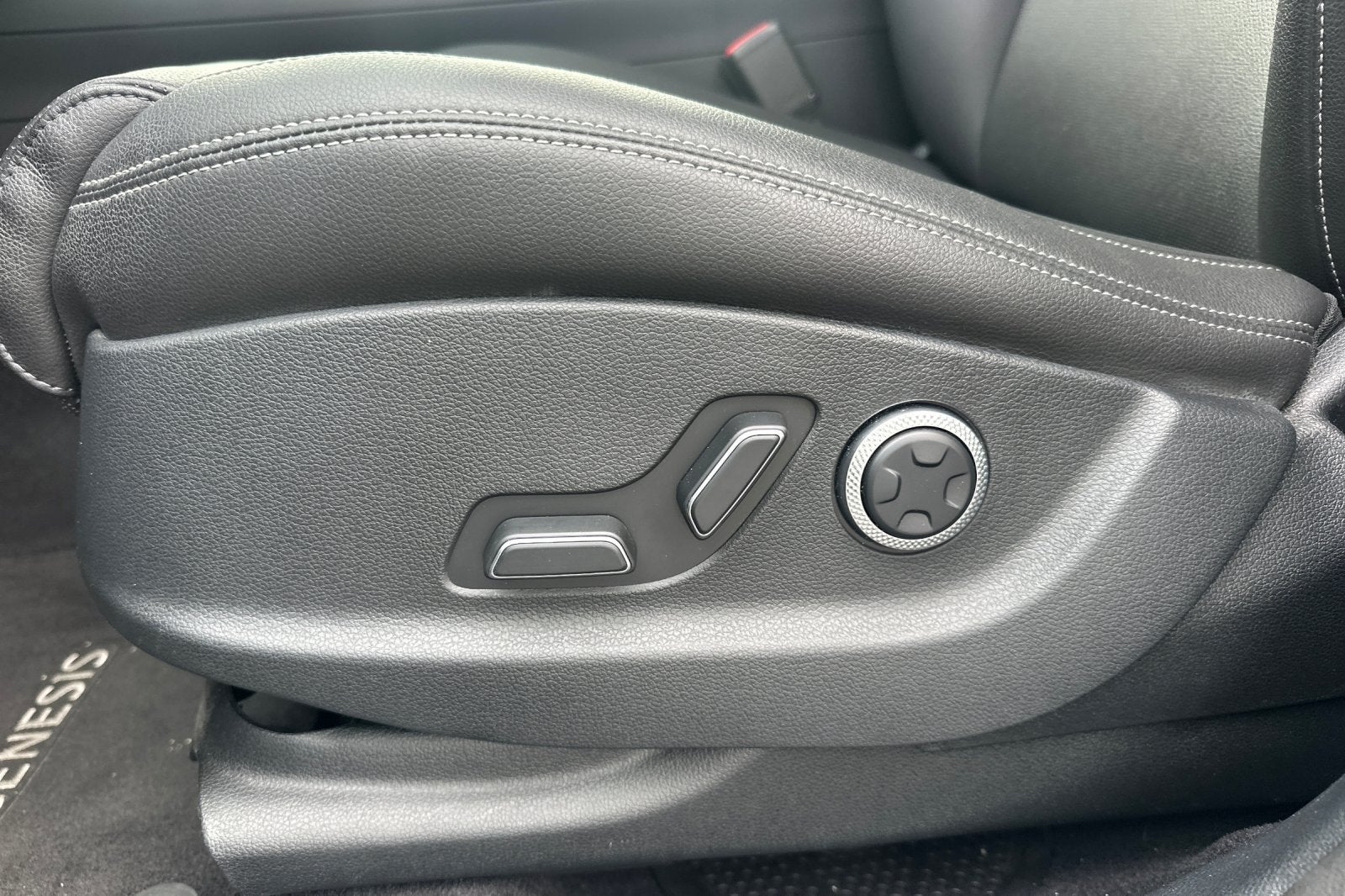 2024 Genesis GV70 2.5T