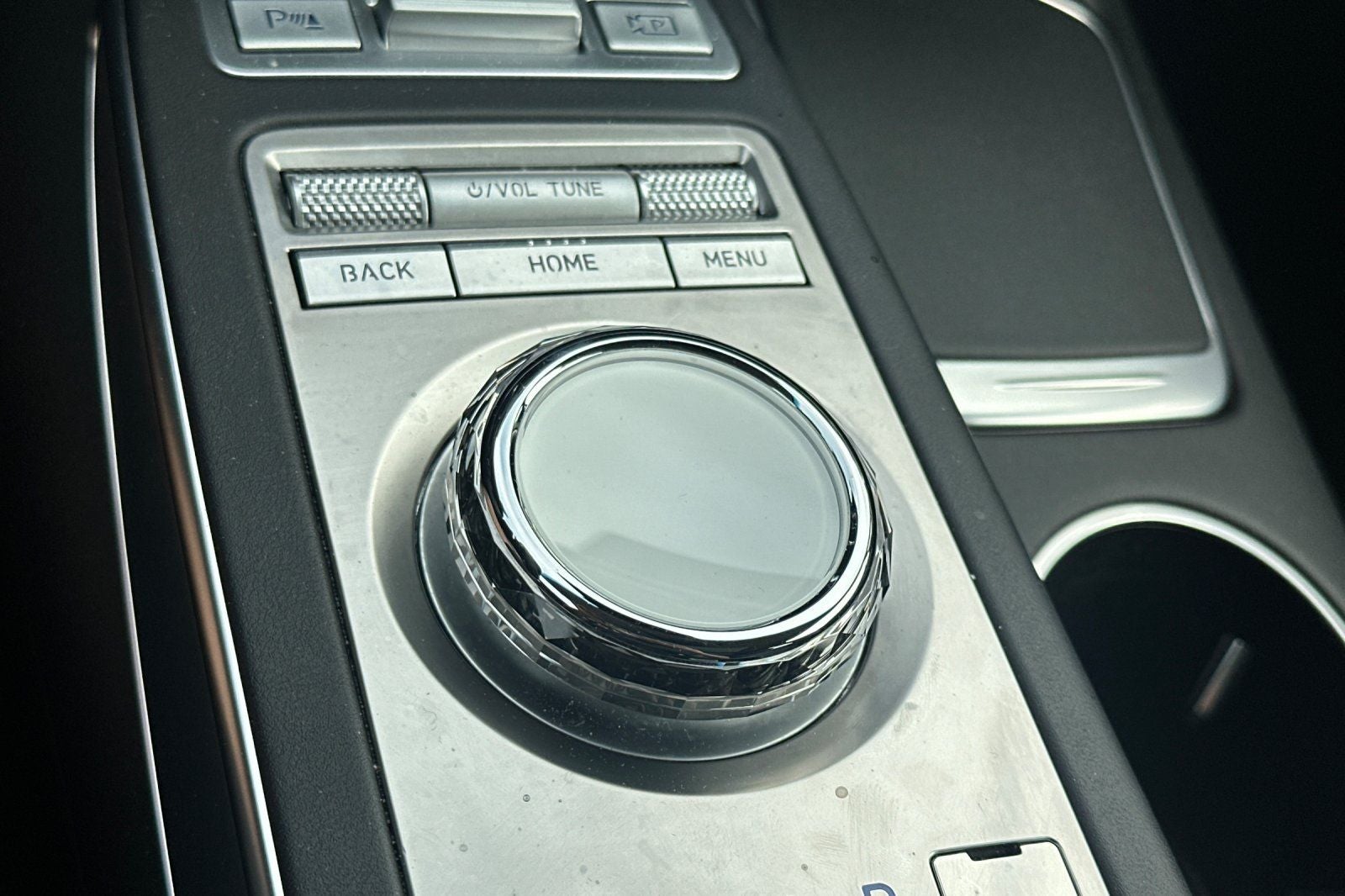 2024 Genesis GV70 2.5T