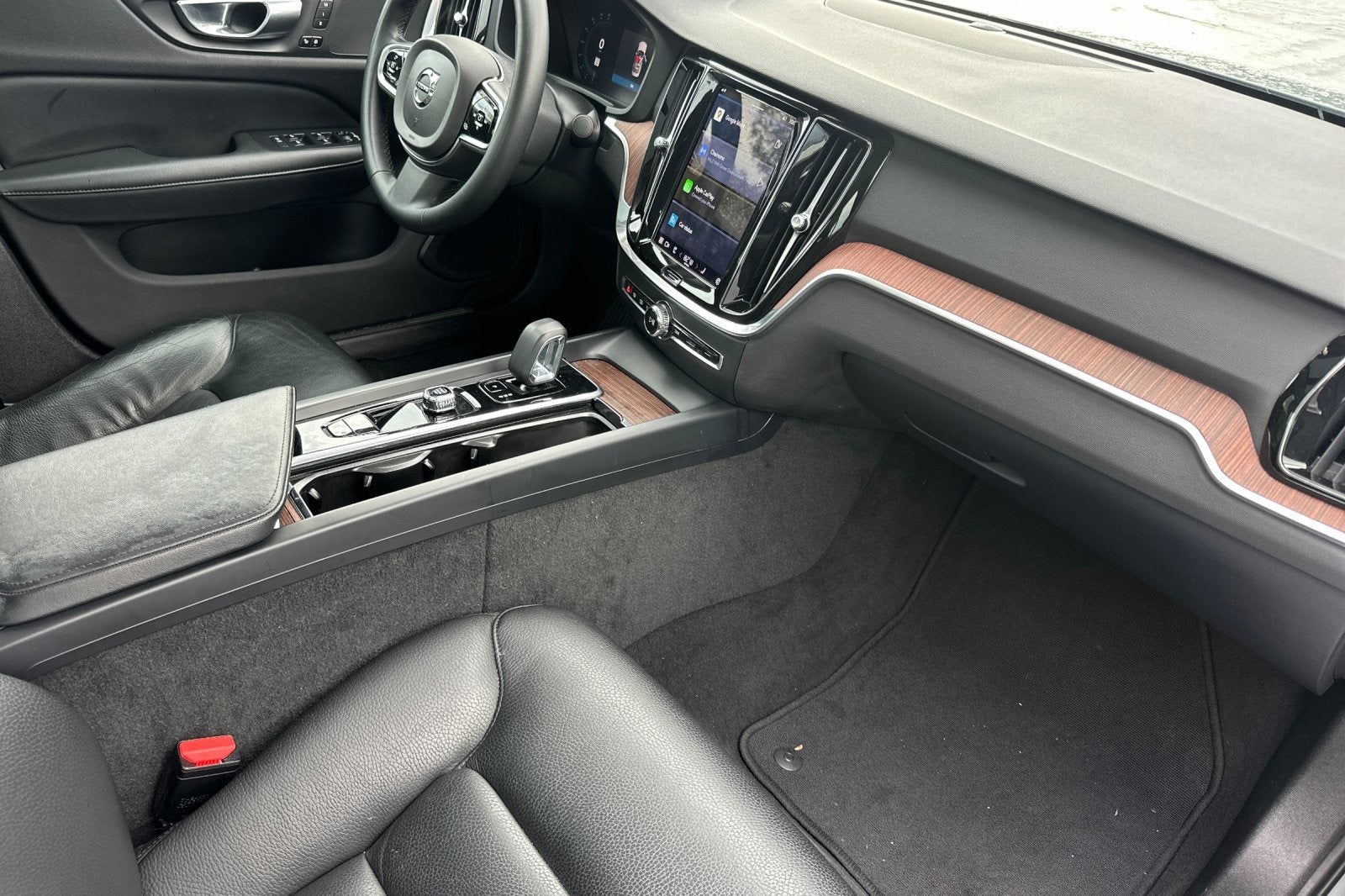 2024 Volvo S60 B5 Plus Dark Theme