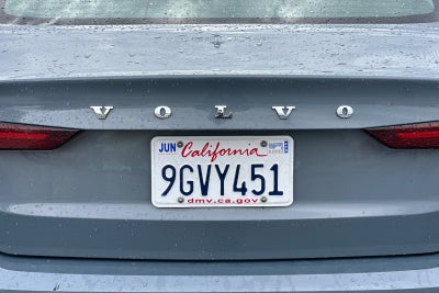 2024 Volvo S60 B5 Plus Dark Theme