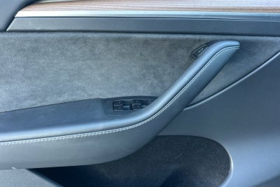 2025 Tesla Model Y Performance