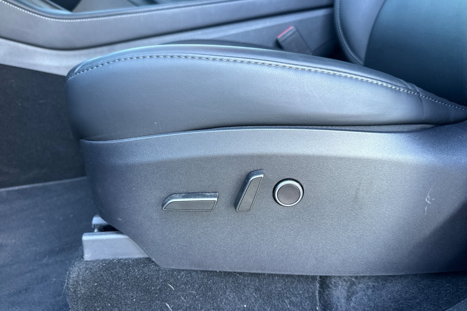 2025 Tesla Model Y Performance