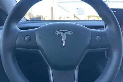 2025 Tesla Model Y Performance