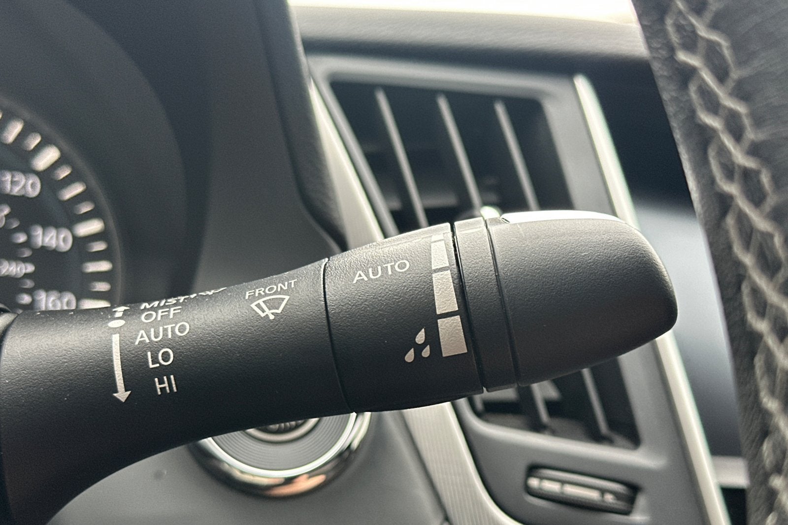 2022 INFINITI Q60 LUXE