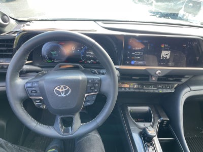 2025 Toyota Crown Signia Limited