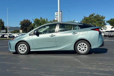 2021 Toyota Prius LE