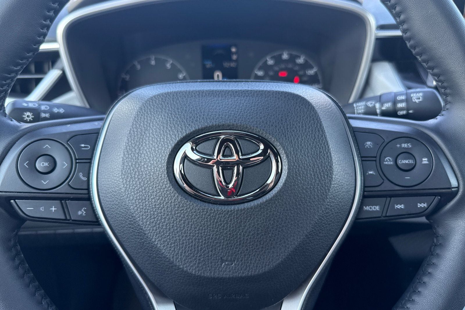 2025 Toyota Corolla Hatchback SE