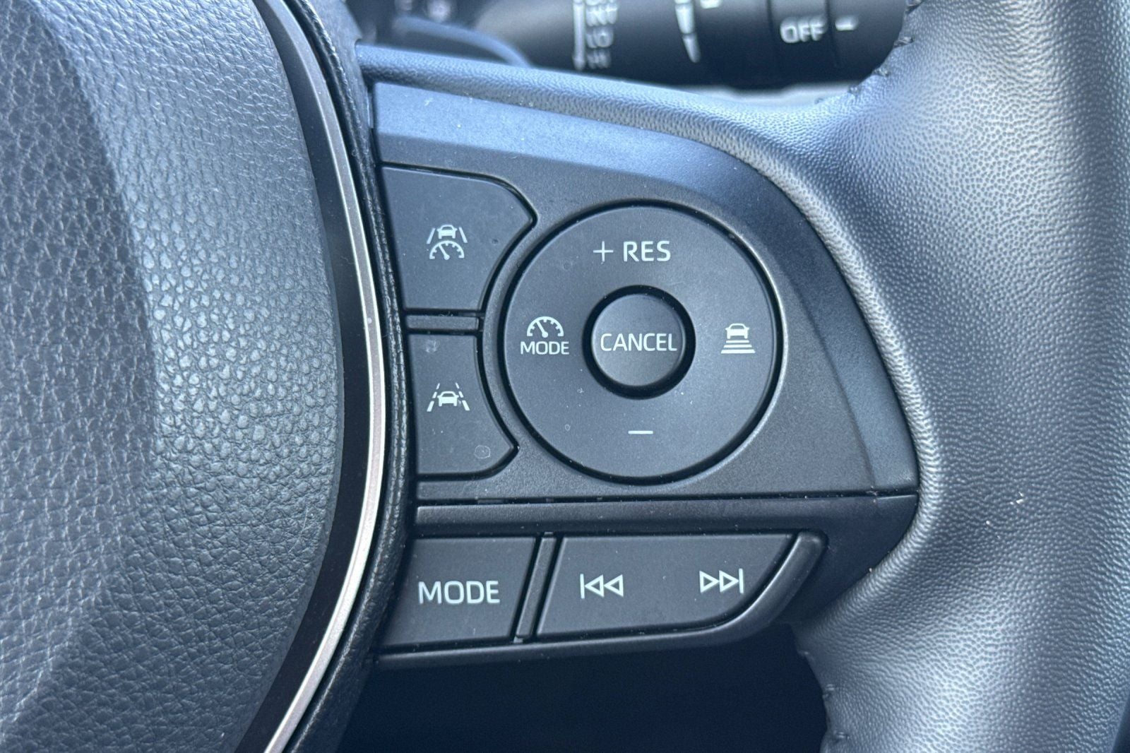 2025 Toyota Corolla Hatchback SE