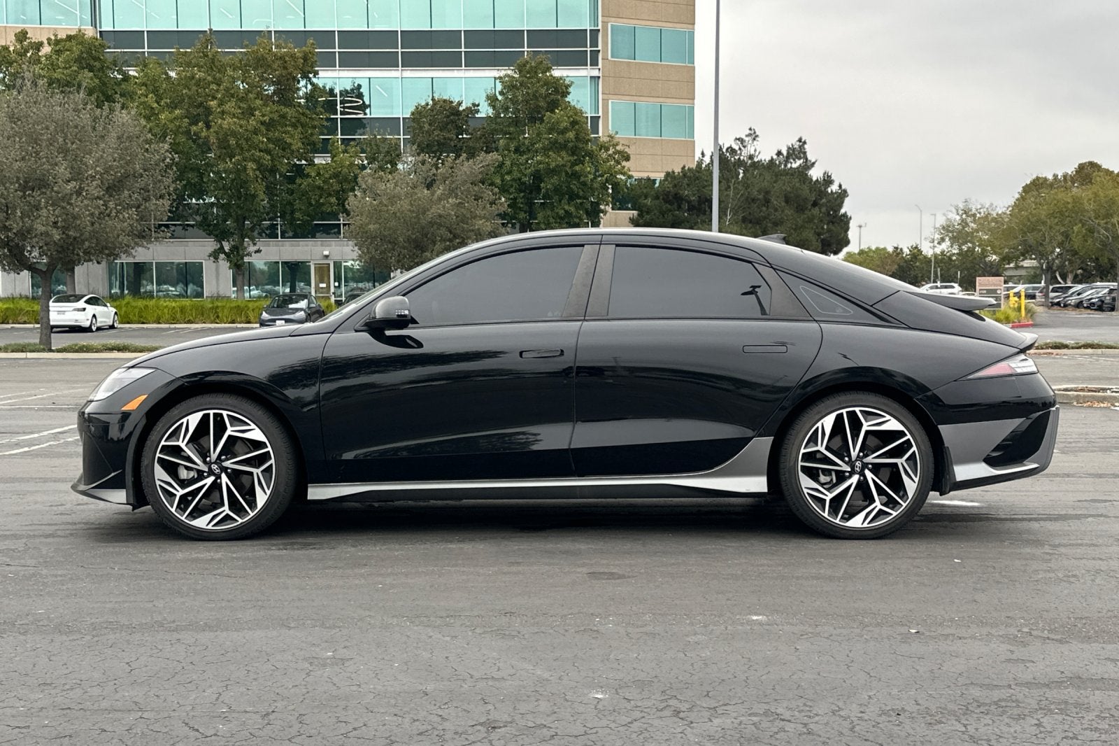 2023 Hyundai IONIQ 6 SEL
