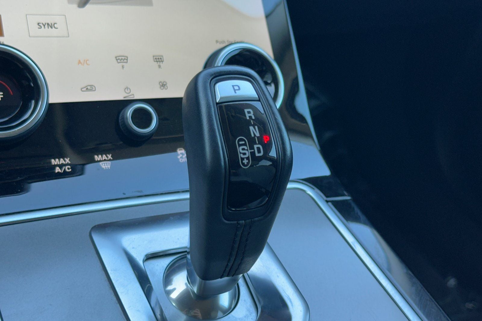2022 Land Rover Range Rover Evoque SE