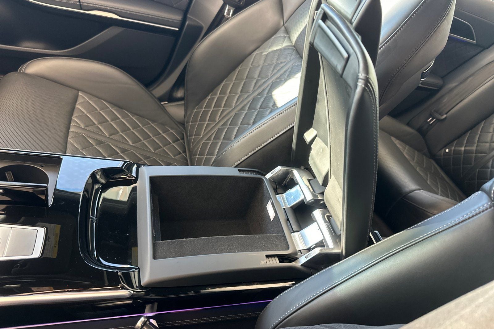 2023 Audi S8 4.0T quattro