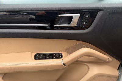 2023 Porsche Cayenne Base