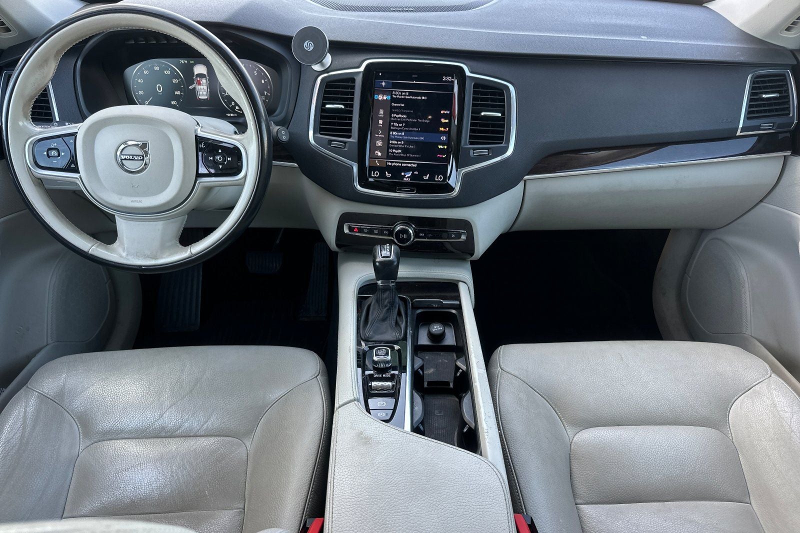 2019 Volvo XC90 T6 Momentum