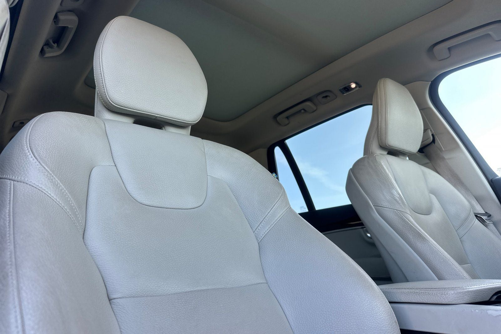 2019 Volvo XC90 T6 Momentum