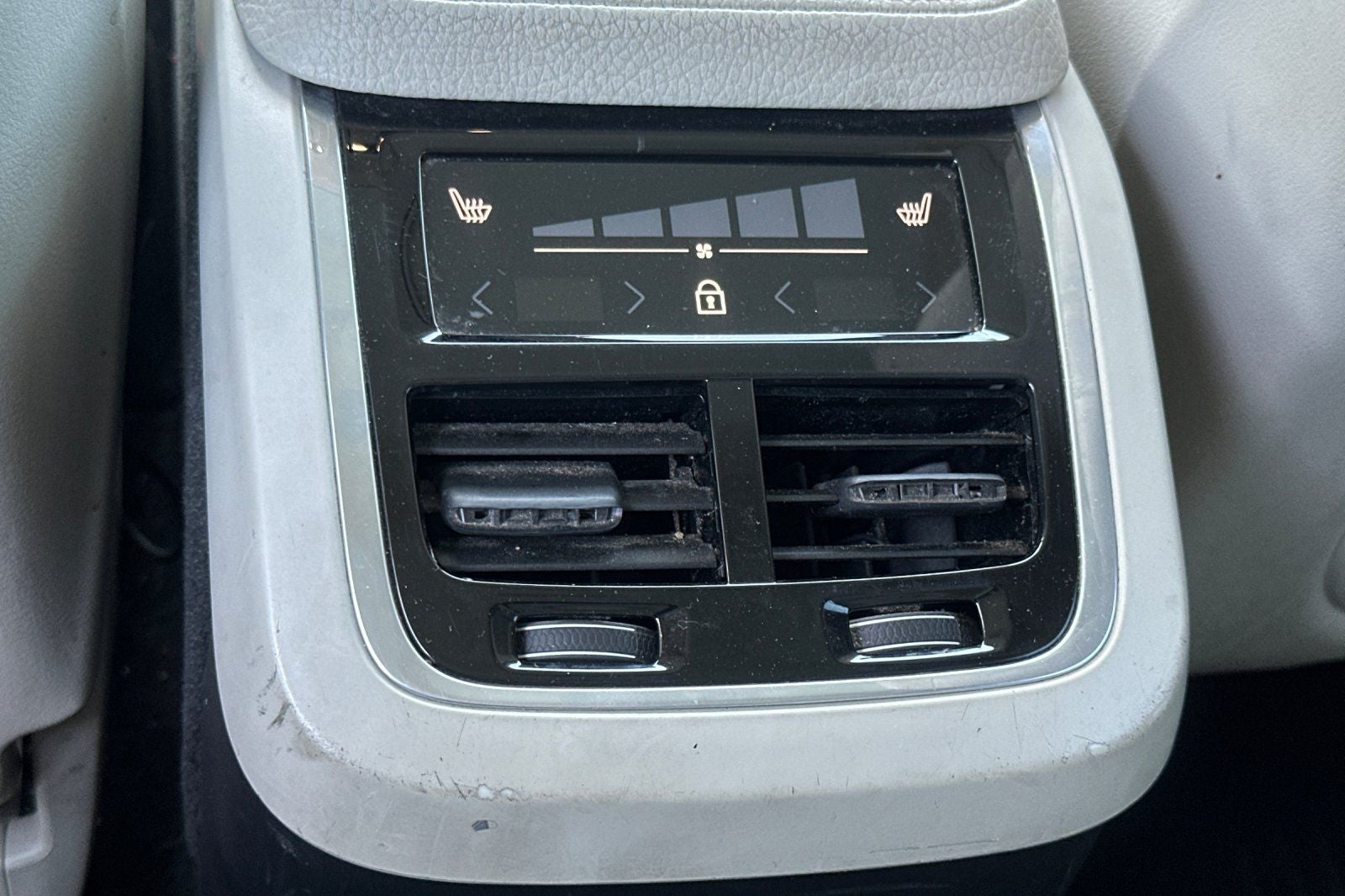 2019 Volvo XC90 T6 Momentum