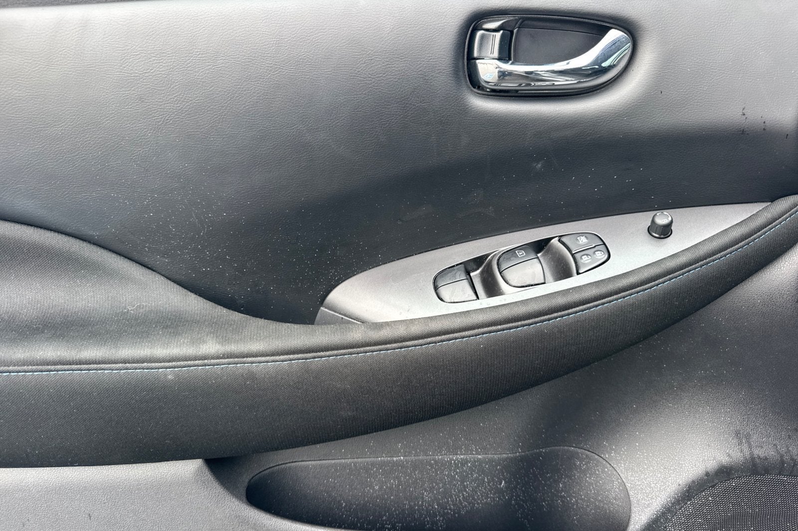 2025 Nissan Leaf S