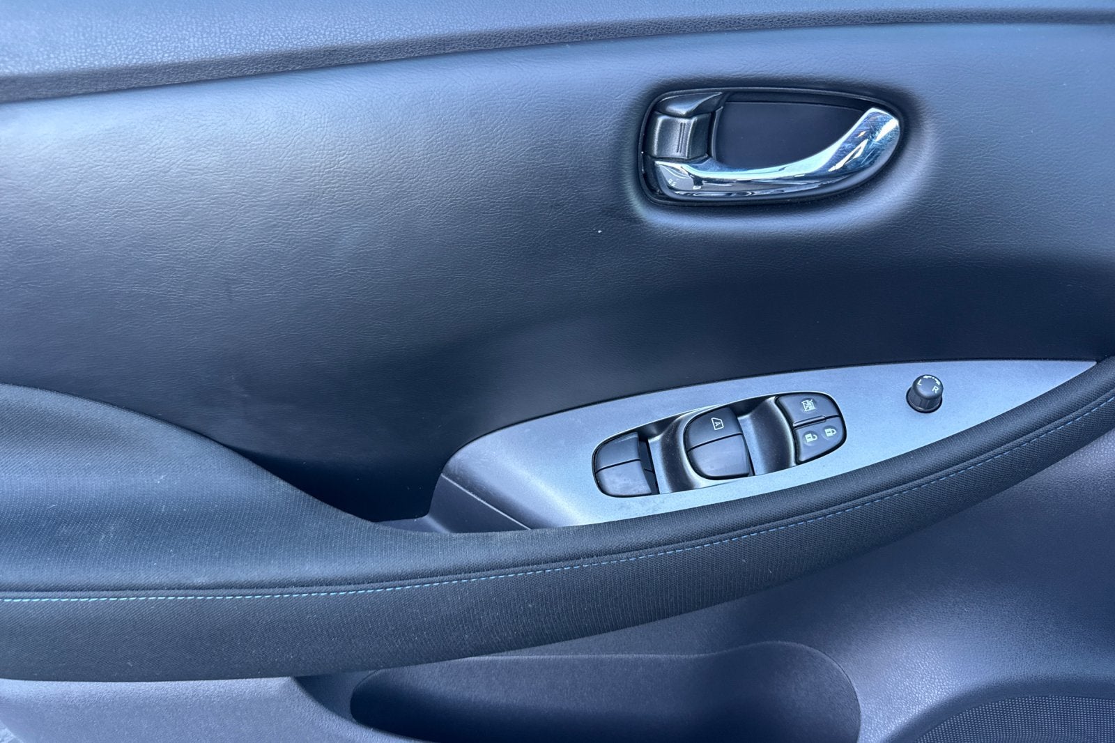 2025 Nissan Leaf S