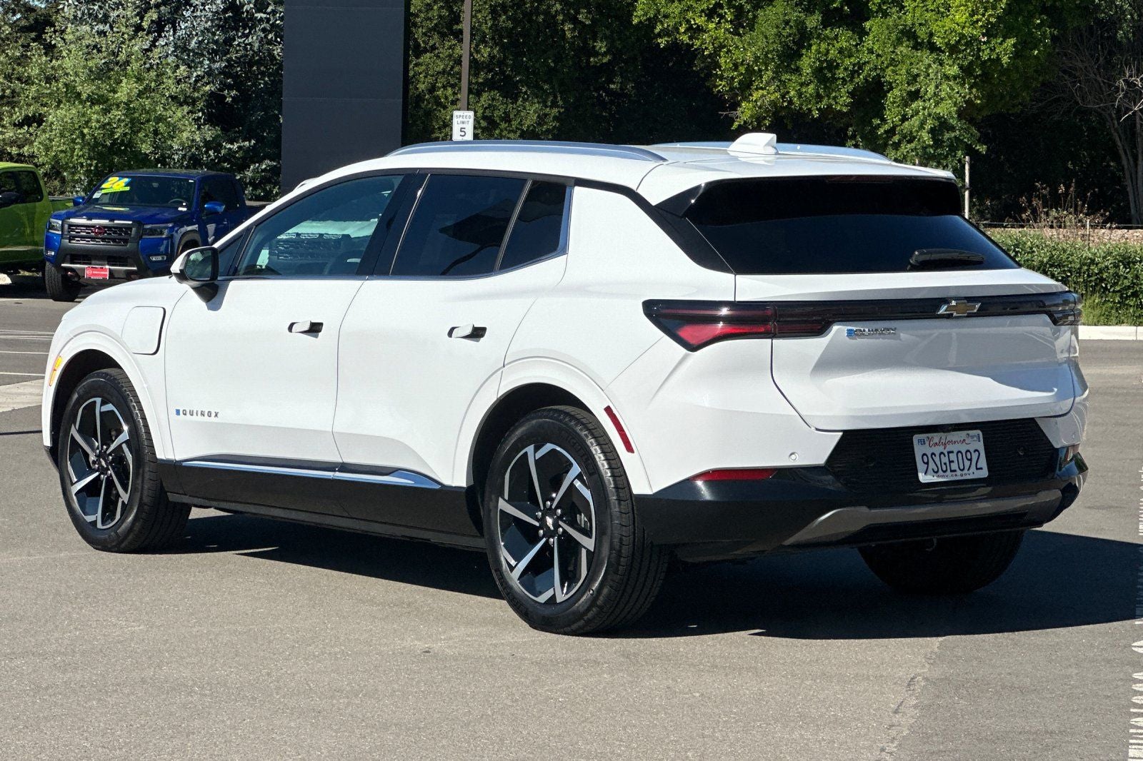 2025 Chevrolet Equinox EV LT