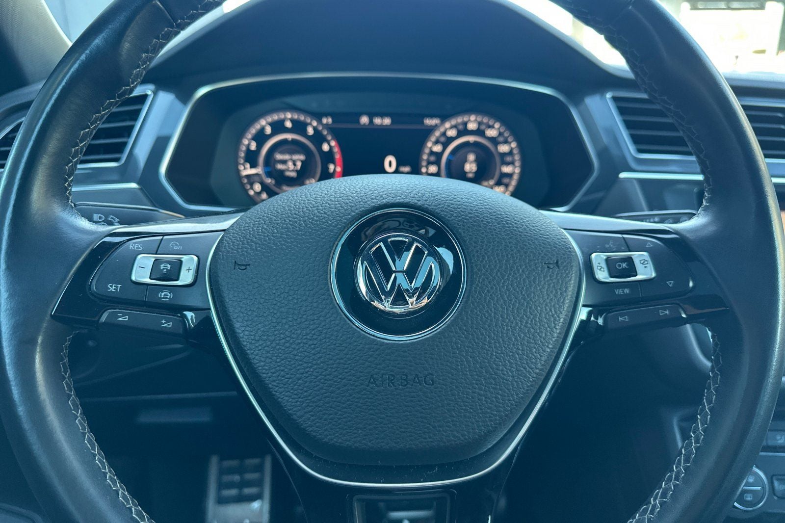 2019 Volkswagen Tiguan 2.0T SEL R-Line