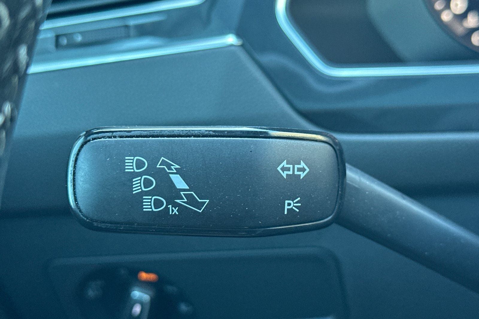 2019 Volkswagen Tiguan 2.0T SEL R-Line