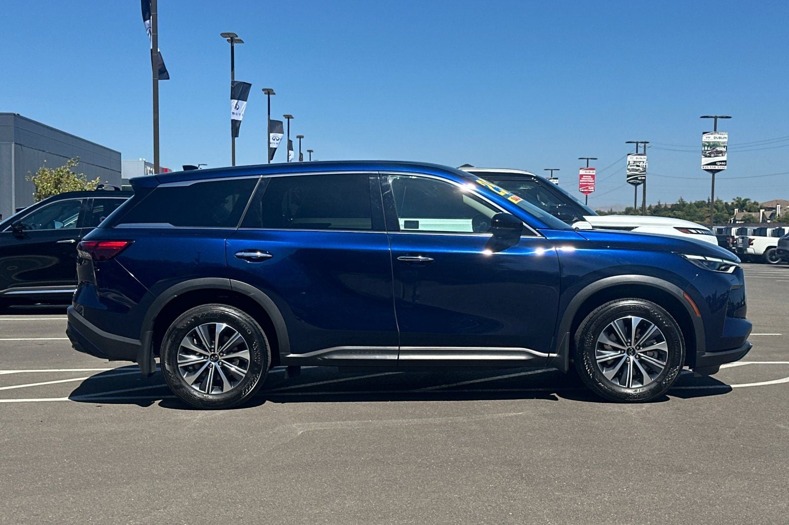 2025 INFINITI QX60 PURE