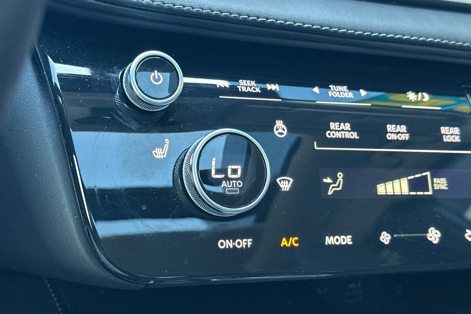 2025 INFINITI QX60 PURE