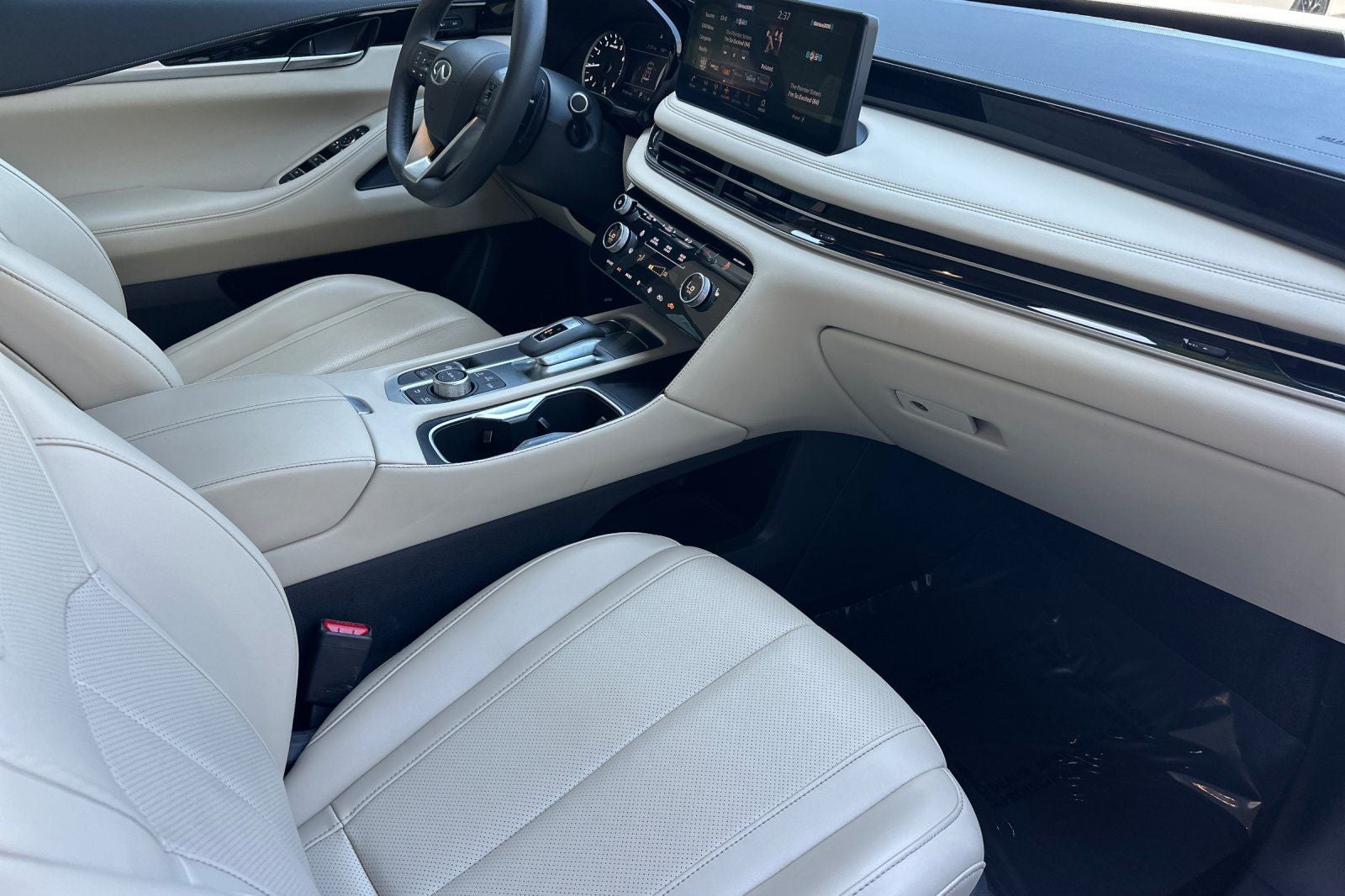 2025 INFINITI QX60 PURE