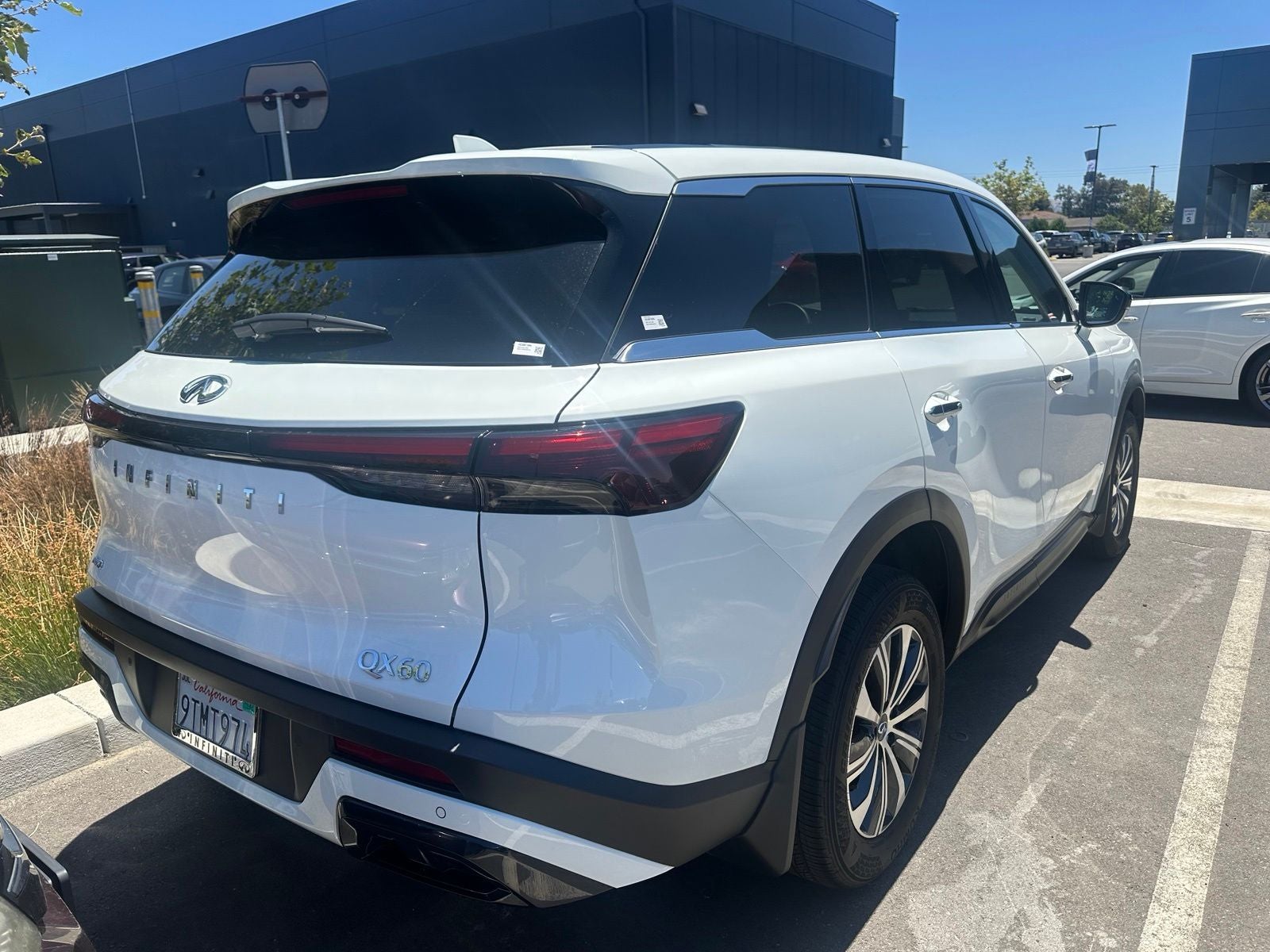 2025 INFINITI QX60 PURE