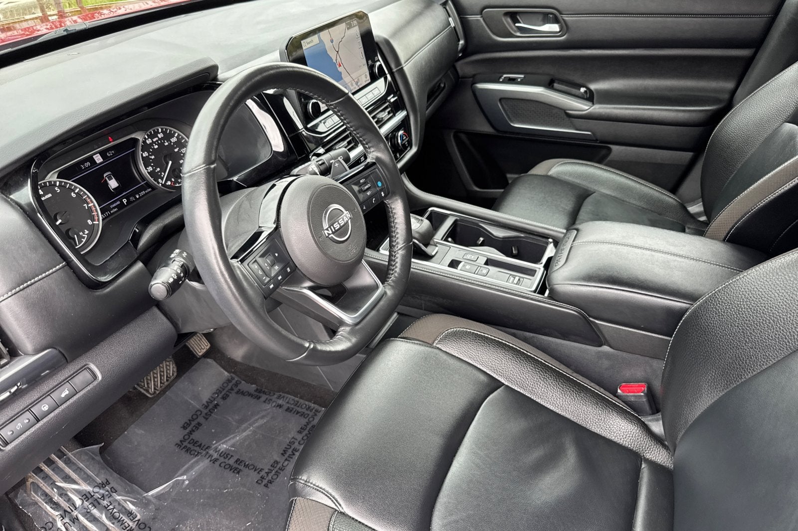 2023 Nissan Pathfinder SL
