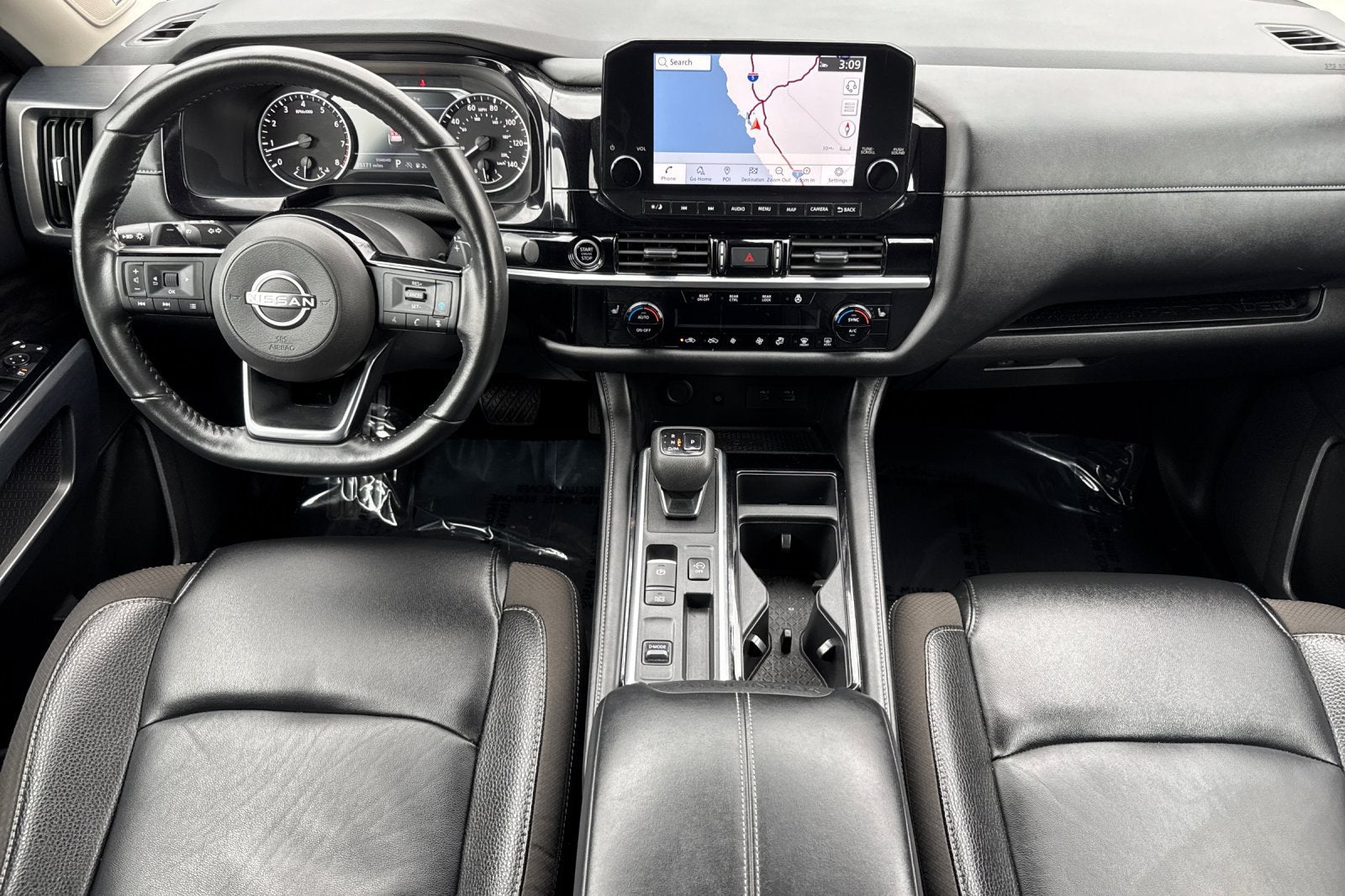 2023 Nissan Pathfinder SL
