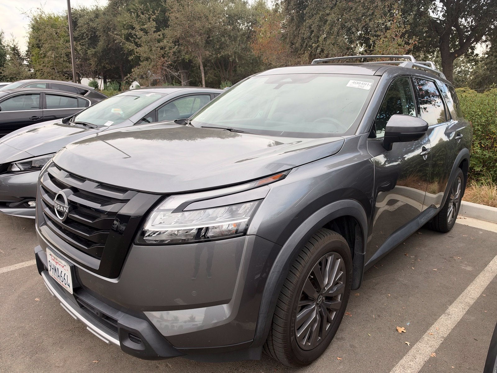 2023 Nissan Pathfinder SL