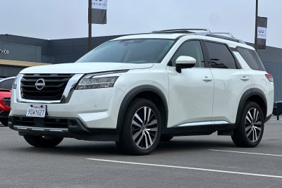 2023 Nissan Pathfinder Platinum