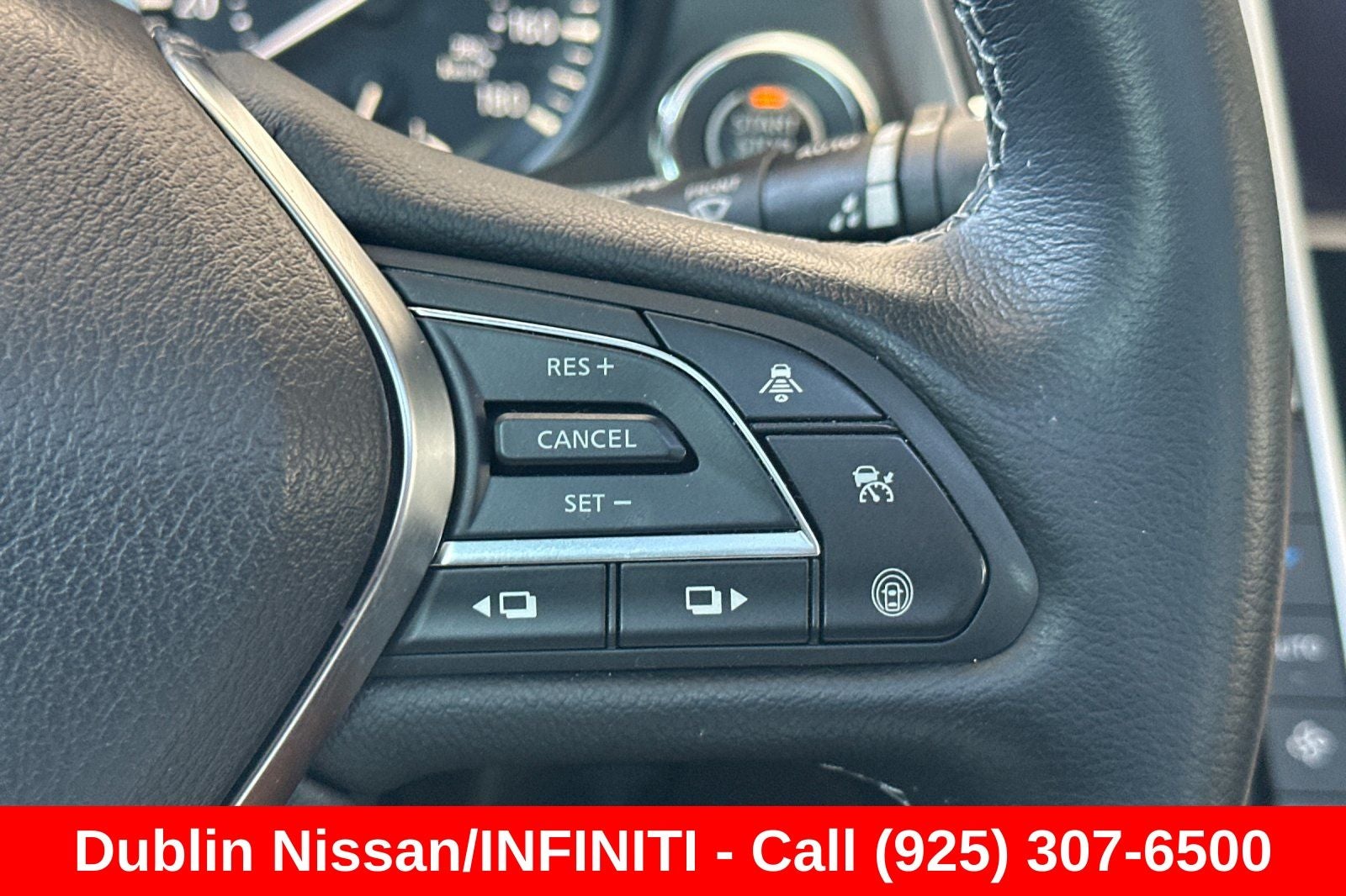 2022 INFINITI Q60 LUXE