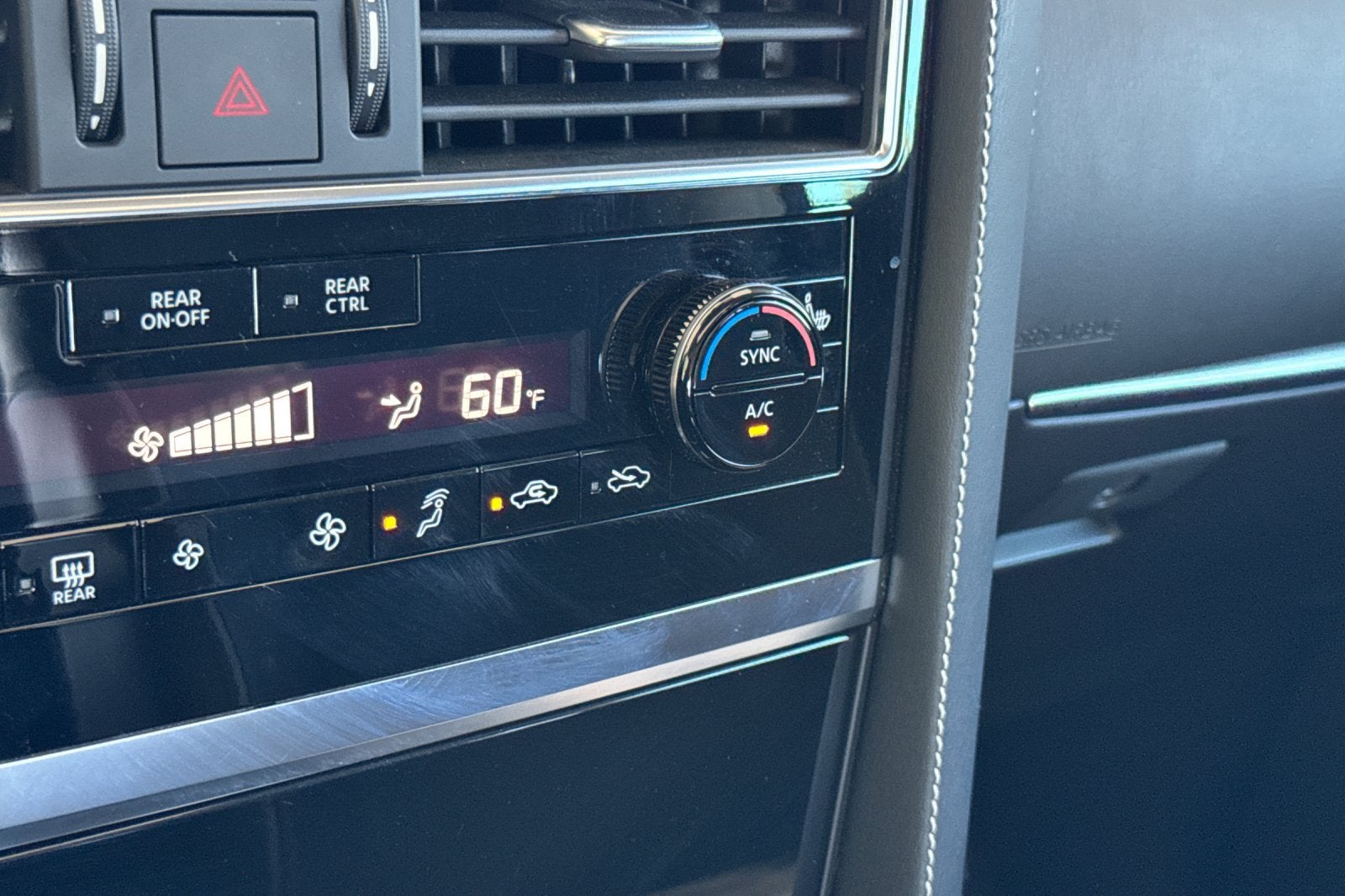 2023 INFINITI QX80 Premium Select