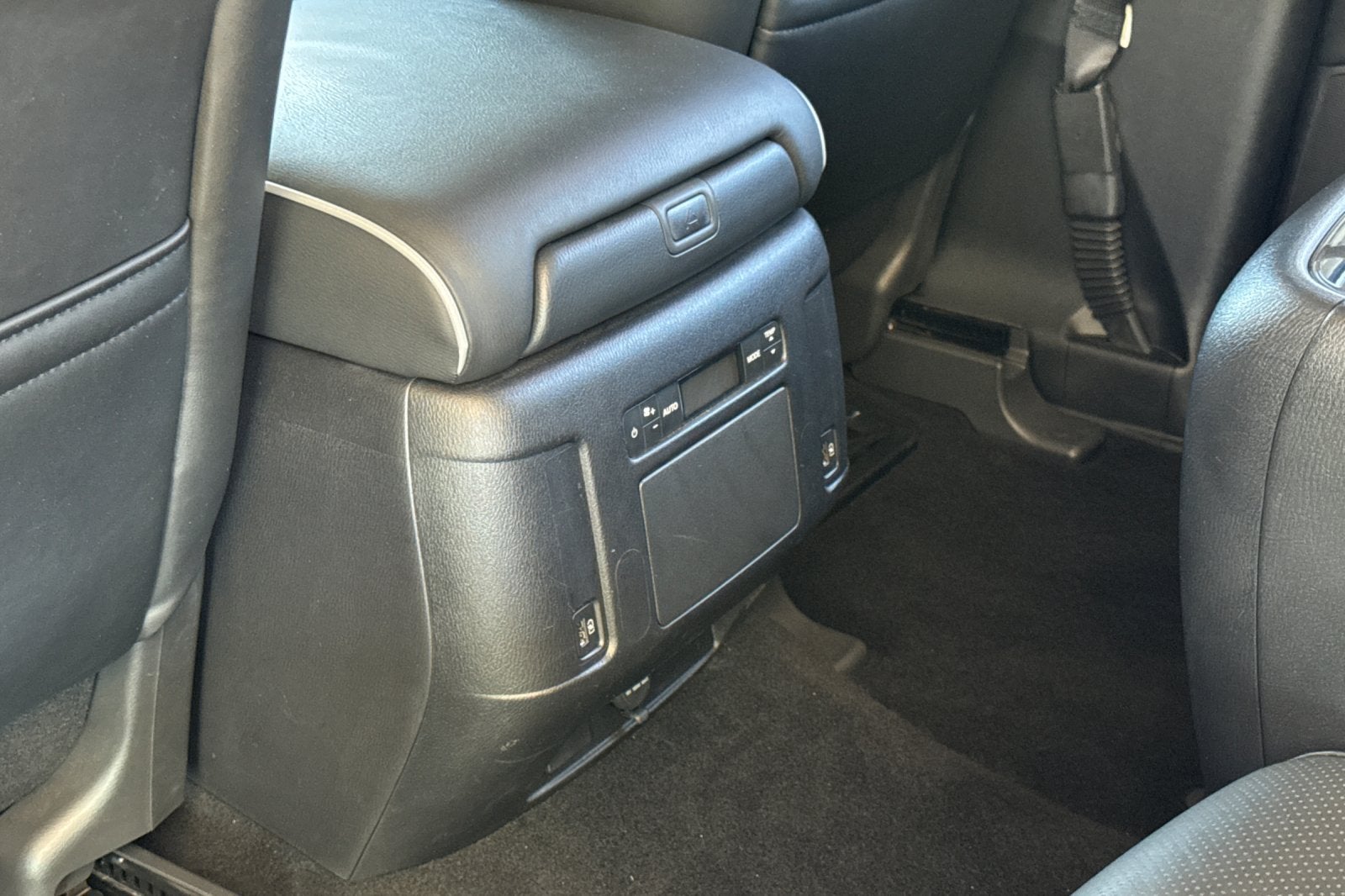 2023 INFINITI QX80 Premium Select