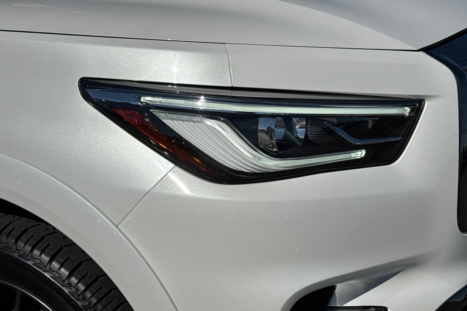 2023 INFINITI QX80 Premium Select