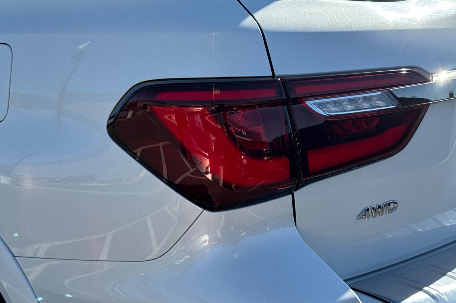 2023 INFINITI QX80 Premium Select