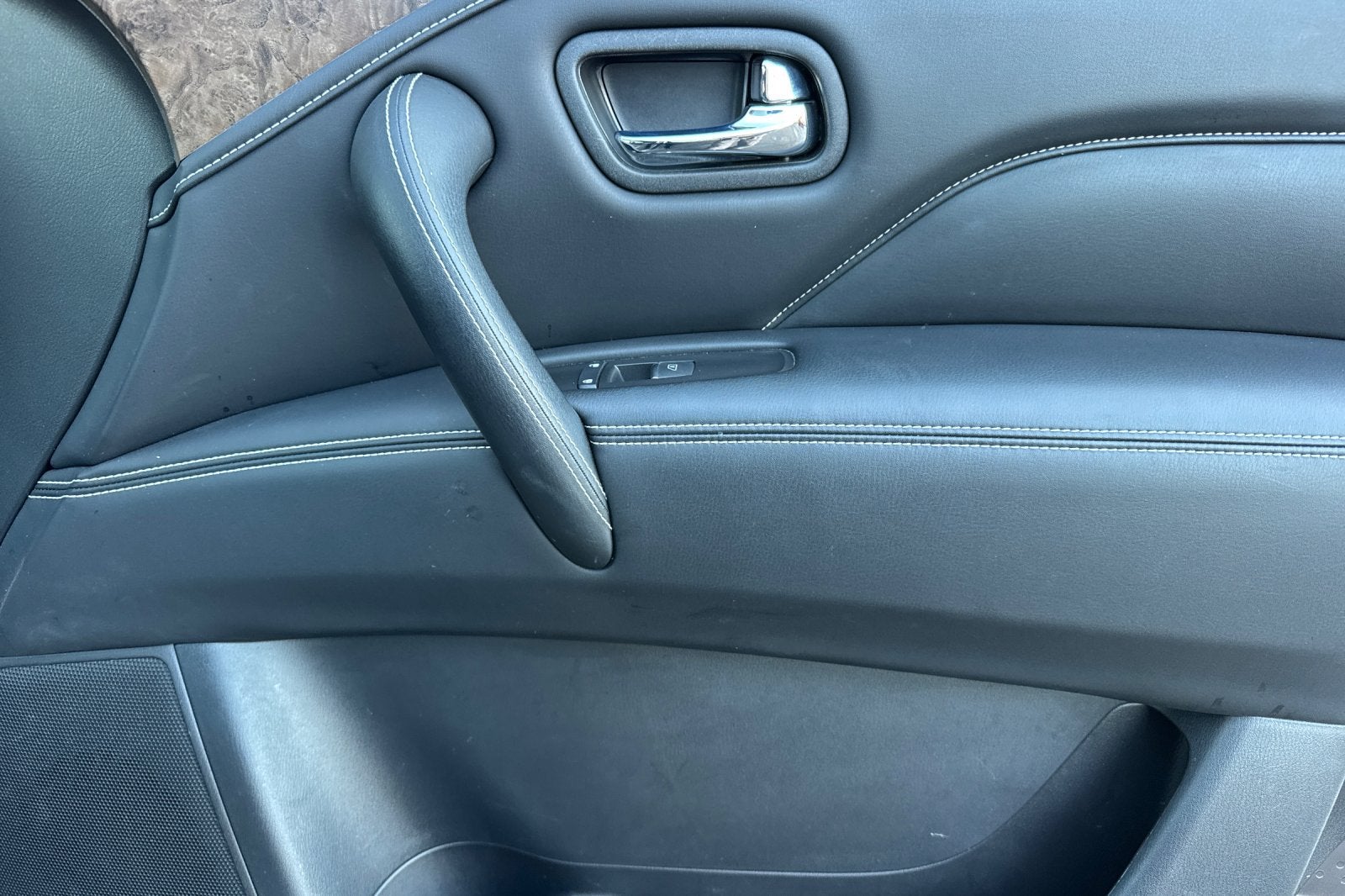 2023 INFINITI QX80 Premium Select