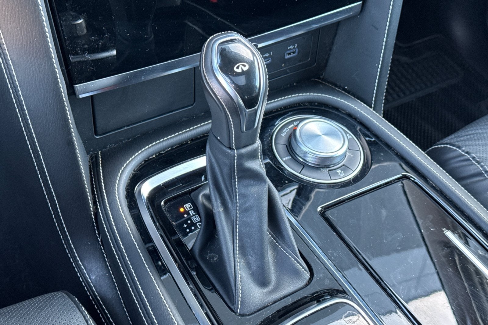 2023 INFINITI QX80 Premium Select