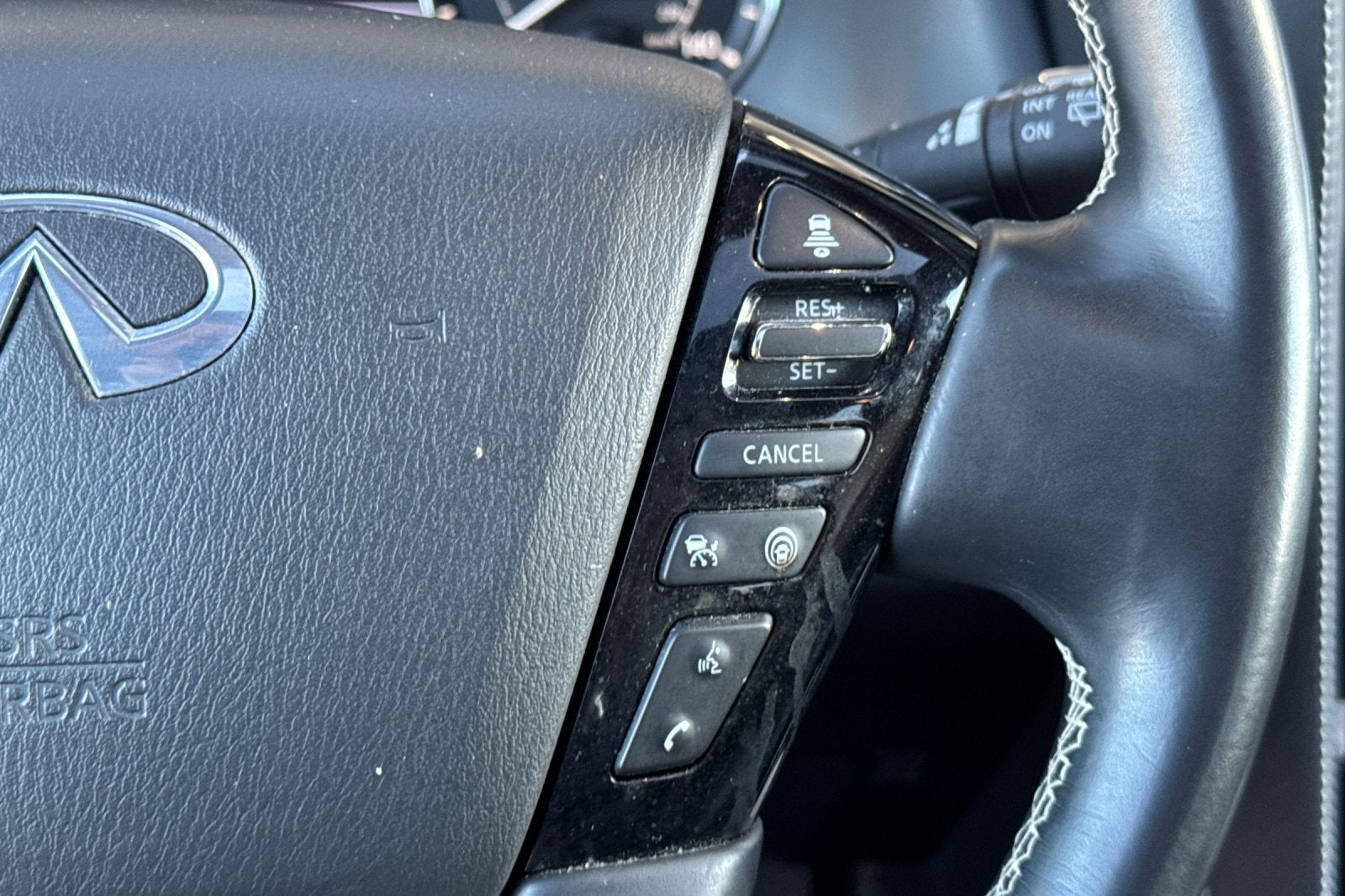 2023 INFINITI QX80 Premium Select