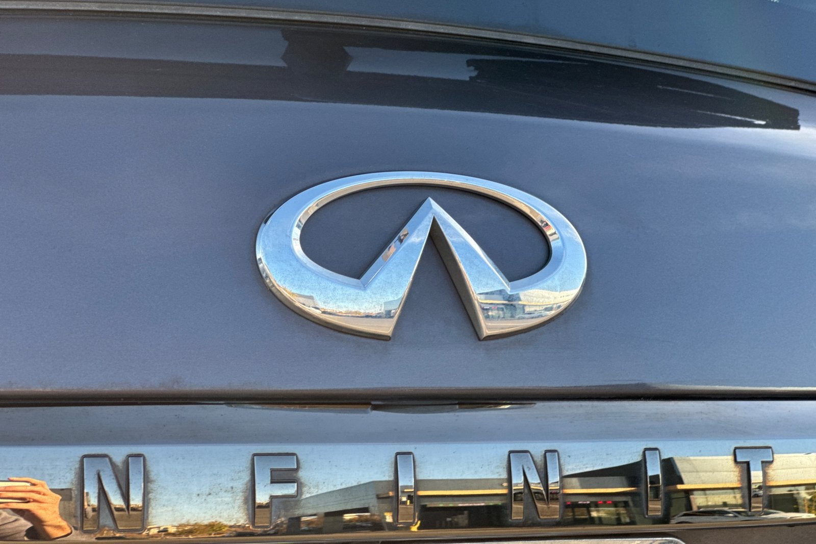 2023 INFINITI QX80 Premium Select