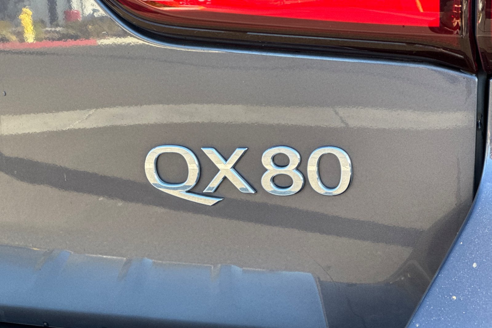 2023 INFINITI QX80 Premium Select