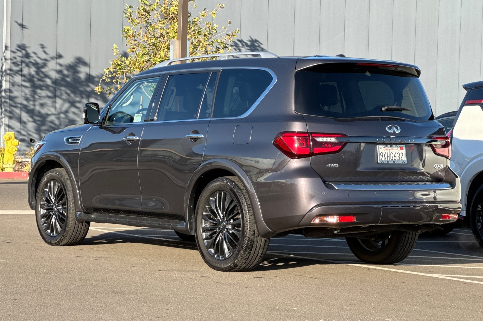 2023 INFINITI QX80 Premium Select
