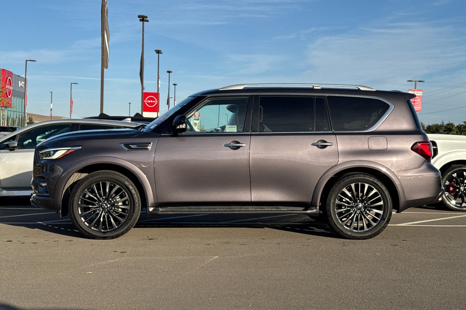 2023 INFINITI QX80 Premium Select
