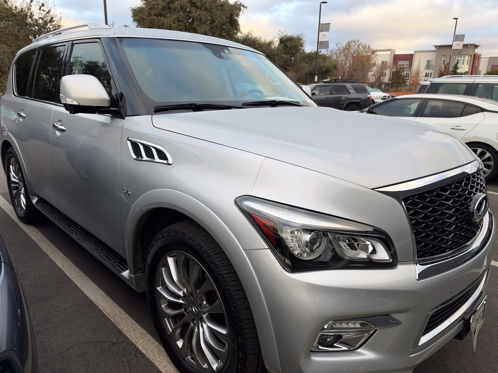 2017 INFINITI QX80 Base