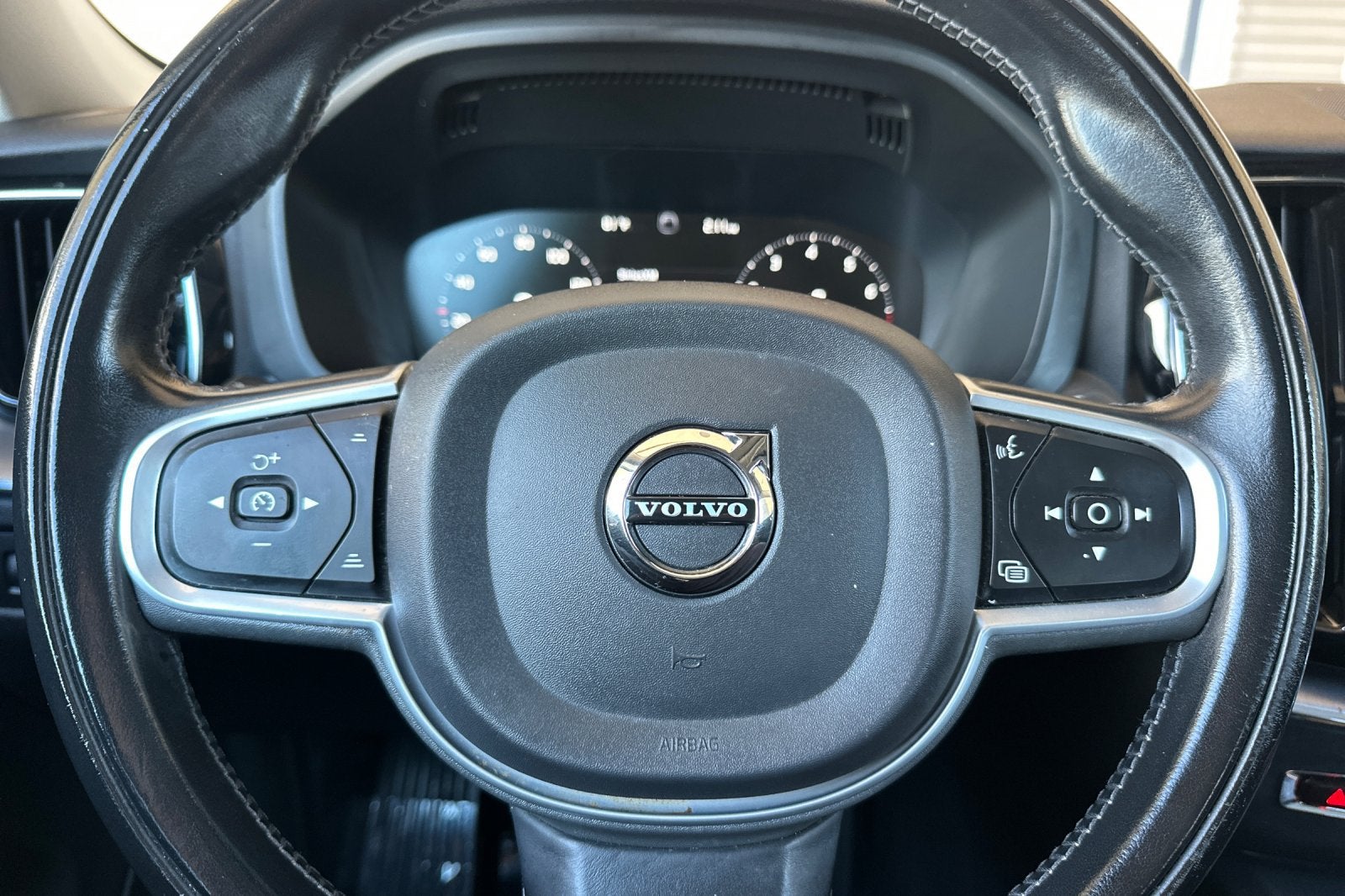 2020 Volvo XC60 T5 Momentum